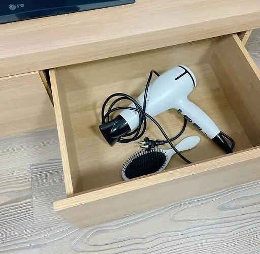 홍대입구역 도보 2분거리 아파트 *