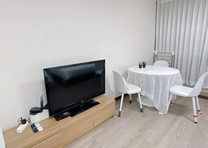 홍대입구역 도보 2분거리 아파트